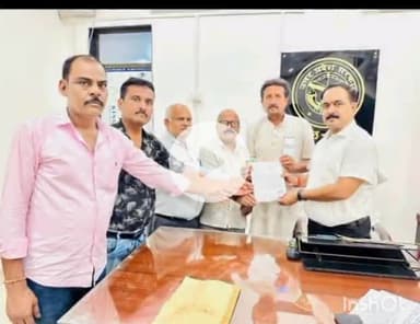 उतरौला: उतरौला भाजपा कार्यकर्ताओं ने उतरौला तुलसीपुर मार्ग को लेकर एसडीएम को दिया ज्ञापन