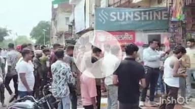 एत्मादपुर: टेड़ी बगिया बाजार में मीट विक्रेताओं ने नाले में फेंके मृत जानवरों के अवशेष, दुर्गंध से परेशान व्यापारियों में आक्रोश