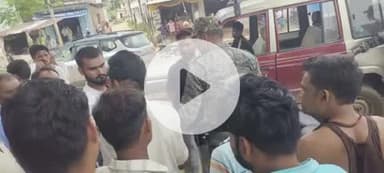 चौपारण: चौपारण में बैटरी चोरी करते हुए आरोपी रंगे हाथों पकड़ा गया