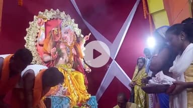 pusa bajar me ganesh puja bri dhum dham kiya gya puja archana, mukhiya, panchayat samity sabhi samil huye