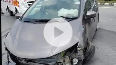 फतेहाबाद: आगरा लखनऊ एक्सप्रेसवे के 11वें माइलस्टोन पर कार डिवाइडर से टकराई, महिला गंभीर रूप से घायल