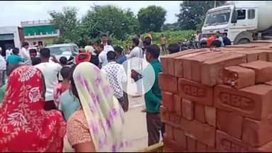 मिर्ज़ापुर: भटेवरा गांव के सामने दो कारों में आमने-सामने हुई भिड़ंत, चार लोग हुए घायल