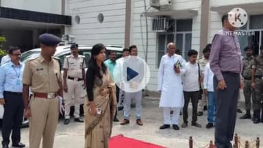 सासाराम: निर्वाचक सूची प्रेक्षक ने समीक्षात्मक बैठक की और मतदाता जागरूकता रथ को हरी झंडी दिखाई