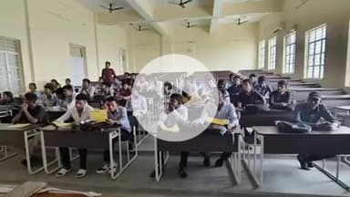 सुपौल: सुपौल गवर्नमेंट आईटीआई कॉलेज में स्टूडेंट क्रेडिट कार्ड सहित विभिन्न योजनाओं का प्रचार-प्रसार