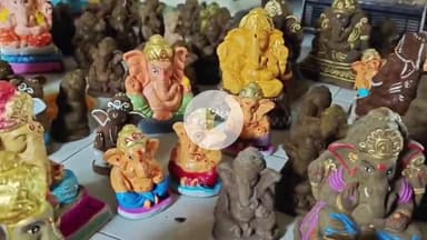 रतलाम नगर: श्रीकृष्ण कामधेनु गौशाला में गोबर से बनी गणेश जी की सुंदर मूर्तियाँ देख श्रद्धालु हुए आकर्षित