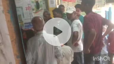 चकाई: चकाई प्रखंड में यूरिया खाद की भारी किल्लत, किसानों को ऊँचे दाम पर खरीदने की मजबूरी