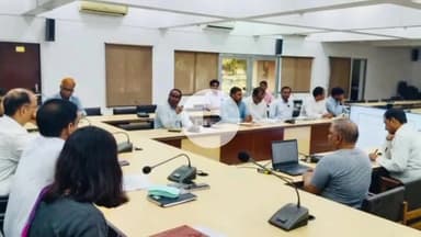 कन्नौज: स्वच्छ भारत मिशन ग्रामीण के तहत जिलाधिकारी ने कलेक्ट्रेट में बुलाई बैठक, बायोगैस प्लांट समेत दिए कई निर्देश