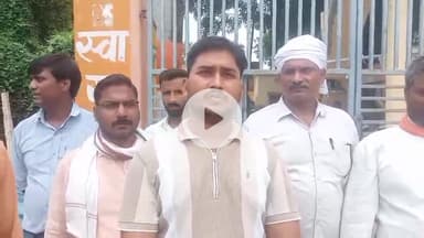 जौनपुर: आरटीआई सूचना न मिलने पर सभासदों ने किया हंगामा, लगाया भ्रष्टाचार का आरोप