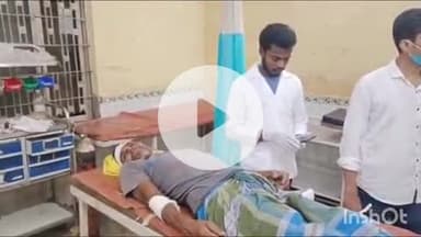 बरौली: सहलादपुर गांव: मजदूरी मांगने पर मजदूर पर चाकू से हमला, बरौली विधायक ने सदर अस्पताल में कराया भर्ती