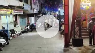 चित्तौड़गढ़: आगामी त्योहारों के मद्देनजर पुलिस, एमबीसी और क्यूआरटी के जवानों ने शहर में निकाला फ्लैग मार्च