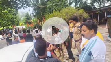 एत्मादपुर: नगला देवजीत बस्ती में बने मंदिर से अज्ञात चोर भोलेनाथ की प्रतिमा व दान पेटिका लेकर फरार, पुलिस जांच में जुटी