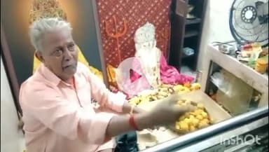 चूरू: चूरू में गणेश चतुर्थी पर तारागढ़ी मंदिर में श्रद्धालुओं की भीड़, 1151 किलो केसरिया लड्डू का लगाया भोग