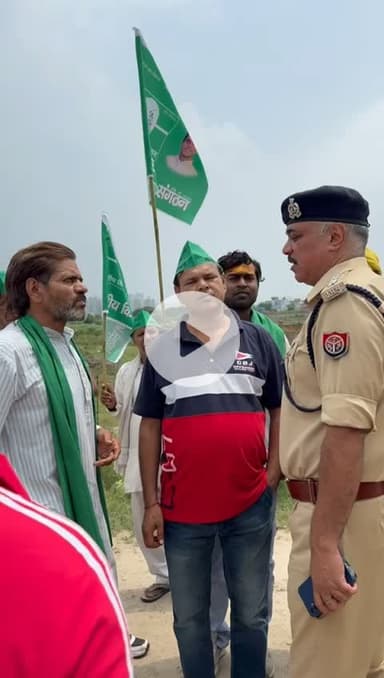 @नोएडा_विकास_प्राधिकरण द्वारा किसानो के शोषण के विरोध में। 
In protest against exploitation of farmers by #Noida_Development_Authority.
@Bhartiya_Kisan_Sangthan 
 #भारतीय_किसान_संगठन