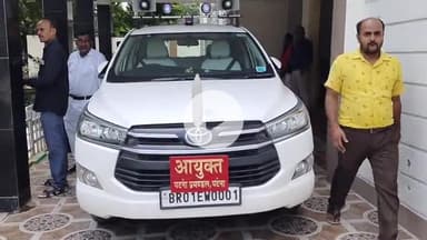 सासाराम: सासाराम के डीआरडीए में पटना प्रमंडल आयुक्त डॉ चंद्रशेखर सिंह ने की समीक्षात्मक बैठक