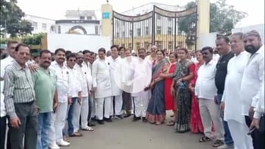 सागर नगर: मध्य प्रदेश: ओबीसी आरक्षण की लंबित मांगों को लेकर कांग्रेस ने राज्यपाल के नाम कलेक्टर को सौंपा ज्ञापन