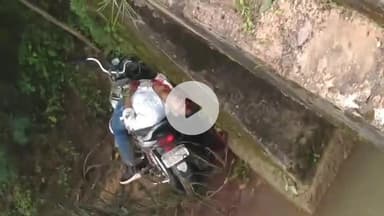 tej raftaar bike  chllang Mary pulya ke niche ke moke pe hi ho gai mot