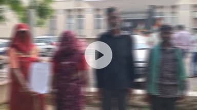 चूरू: बीदासर के अंबेडकर छात्रावास के चौकीदार पर अवैध वसूली और मारपीट का आरोप, परिजन कलेक्ट्रेट पहुंचे