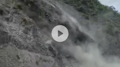 चिन्यालीसौड़: नगुण चिन्यालीसौड के पास गंगोत्री हाईवे पर हुआ बड़ा लैंडस्लाइड, हाईवे हुआ बंद; वीडियो आया सामने