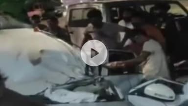 कोटा: बिलासपुर सकरी रोड पर पेड़ से टकराई अनियंत्रित कार, एक युवक की मौत, तीन गंभीर, अस्पताल में इलाज जारी