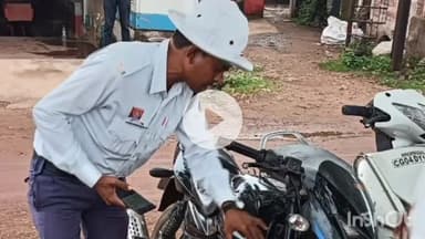 दुर्ग: दुर्ग जिले में यातायात पुलिस ने Sashakt App के माध्यम से गुरुवार दोपहर को वाहनों की जांच की