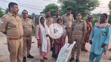 झांसी: झांसी में आबकारी विभाग ने अवैध शराब के खिलाफ चलाया बड़ा अभियान, 676 लीटर कच्ची शराब बरामद, 2 लोगों को किया गिरफ्तार