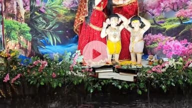 झांसी गणेश पंडाल में हो रही है जबरदस्त बारिश, बड़ागांव गेट अंदर बाल नवदुर्गा युवक समिति द्वारा लगाई गई विशेष झांकी