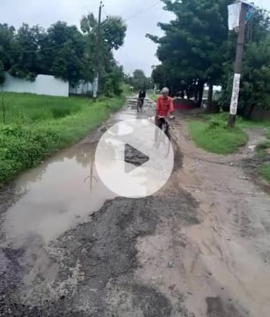 मछलीशहर: सरायबिका-भिखारीपुर मार्ग की हालत बेहद जर्जर