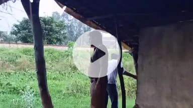 कलीनगर: न्यूरिया इलाके में कच्ची शराब के खिलाफ आबकारी और पुलिस की टीम ने की छापेमारी