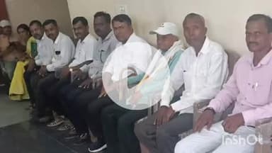 पुष्पराजगढ़: बिजुरी में अधिवक्ता कक्ष के लिए नगर पालिका अध्यक्ष ने कुर्सियां प्रदान की