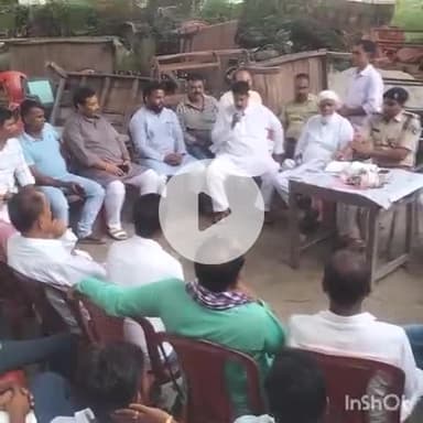 नरपतगंज: नरपतगंज थाना परिसर में शांति समिति की बैठक आयोजित, जनप्रतिनिधियों व लोगों से अपराध पर अंकुश लगाने में सहयोग की अपील