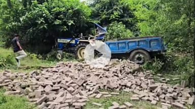 उचकागांव: मीरगंज के सियाड़ी मोड़ पर दुर्घटना, 2 लोगों की मौत और 2 गंभीर रूप से घायल