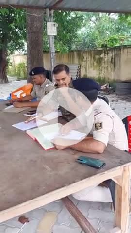 पुलिस आपके द्वार कार्यक्रम के तहत तरैया थाने में लगा जनता दरबार, एसडीपीओ ने सुनी फरियाद