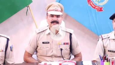 कोडरमा पुलिस अधीक्षक ने किया प्रेस कॉन्फ्रेंस जयनगर क्षेत्र में ज्वेलरी लूटने खरीदने वाले दोनों को पुलिस ने पकड़ा