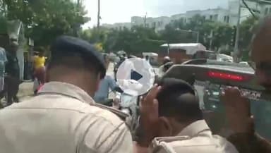 पटना ग्रामीण: चितकोहरा गोलंबर के पास आक्रोशित लोगों ने पुलिस पर किया पथराव, हवलदार का सिर फूटा