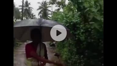 దుద్దుకూరులో ఇళ్లల్లోకి చేరిన వర్షపు నీరు, విష జ్వరాలు ప్రబులుతాయని ప్రజలు ఆందోళన