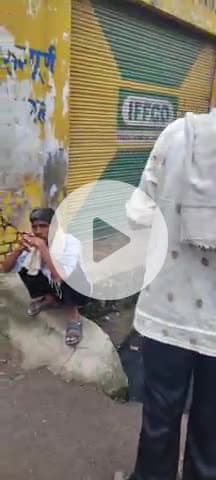 #सुबह 7 बजे से जिला कासगंज में सहकारी समिति दुकान के सामने भारी संख्या में जुड़े ##किसान नहीं मिल रहा है डीएपी और यूरिया