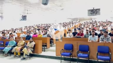 झालरापाटन: झालावाड़ मेडिकल कॉलेज में सवाद कार्यक्रम आयोजित, जिला कलक्टर ने नशे से दूर रहने और मानसिक व शारीरिक रूप से मजबूत बनने की दी सलाह