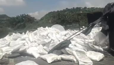 सिंगरौली: मुड़वानी डैम पर अमोनियम नाइट्रेट से भरा ट्रक पलटा, आईडीएल कंपनी का था वाहन