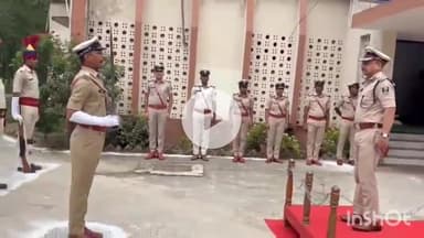 नवादा: नवादा की पुलिस लाइन में मगध आईजी का आगमन, दिए गए कई निर्देश, SP भी रहे उपस्थित पुलिस शाखा का निरीक्षण