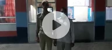 नारासन: मुंडेट गांव के पास पुलिस ने कच्ची शराब के एक तस्कर को किया गिरफ्तार, कच्ची शराब की गई बरामद