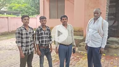 झांसी: हमीरपुर के ग्राम लहररा में तेज रफ्तार ट्रक ने ई-रिक्शा में मारी टक्कर, रिक्शा चालक की झांसी मेडिकल में हुई मौत