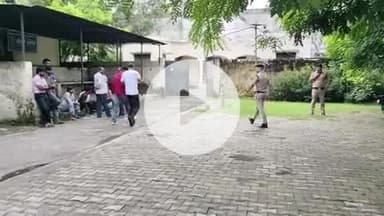 नारासन: गुरुकुल नारसन के पास दो बाइकों की आपस में हुई टक्कर, एक बाइक पर सवार उत्तराखंड पुलिस के सिपाही की हुई मौत