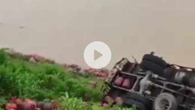 सिंगरौली: बैढ़न क्षेत्र में गैस सिलेंडर से भरे अनियंत्रित वाहन ने मचाई दहशत, कई घायल