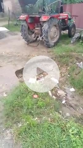 रोड पुरी फूट गई पानी से 🌧️🌧️💦💦