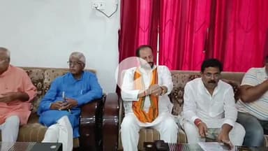 सुपौल: बिहार सरकार के मंत्री नीरज सिंह बबलू ने अतिथि गृह में प्रेस कॉन्फ्रेंस कर विपक्ष पर साधा निशाना