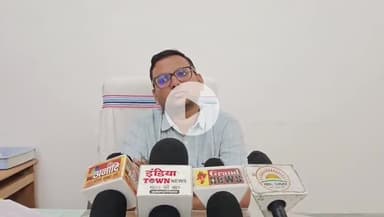 जगदलपुर: कबाड़ को लेकर स्वच्छता दीदियों के प्रदर्शन पर निगम आयुक्त प्रवीण वर्मा ने कहा, स्वच्छता दीदियों को विधिवत दिया जाता है