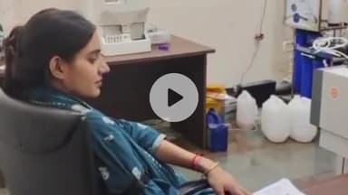 चूरू: राजकीय भरतिया अस्पताल में सरकारी लैब के निजीकरण का विरोध, टेक्नीशियनों ने काली पट्टी बांधकर किया काम