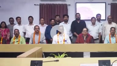 बरेली: बरेली में इज्जतनगर रेलवे मंडल पर सेवानिवृत्त कर्मचारियों को दी गई विदाई