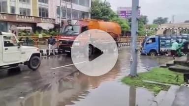 हरिद्वार: शहर में जगह-जगह हुए जलभराव का डीएम मयूर दीक्षित ने लिया संज्ञान, आईएएस नंदन कुमार को मौके पर भेजकर कराई निकासी