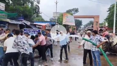 सीतामऊ: मुख्यमंत्री का पुतला जलाने के दौरान पुलिस ने छीना, एनएसयूआई ने छात्र संघ चुनाव को लेकर किया था प्रदर्शन